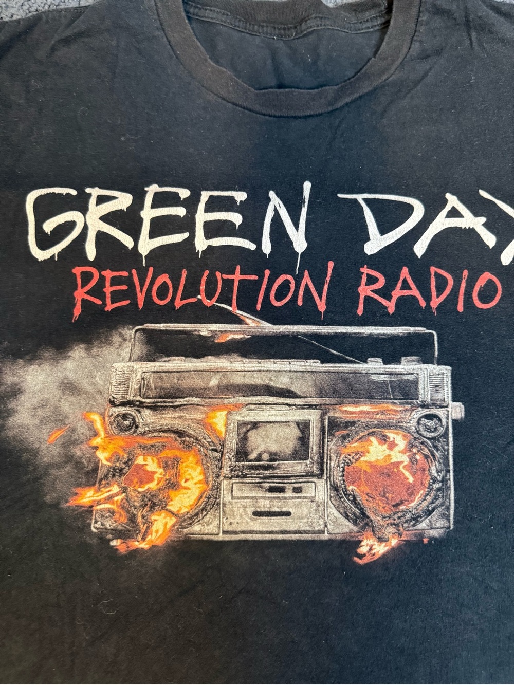 Green Day Revolution Radio Band T Shirt Black Graphic Tee Mens Large 22x26